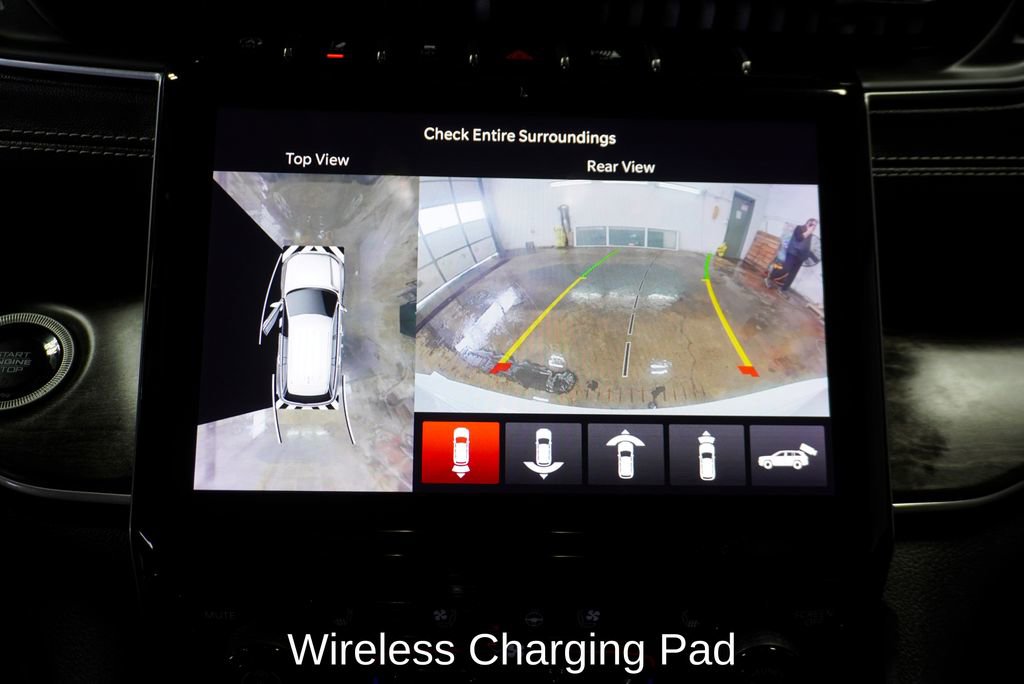 Used 2023 Jeep Grand Cherokee Limited w/ Luxury Tech Group II image 17