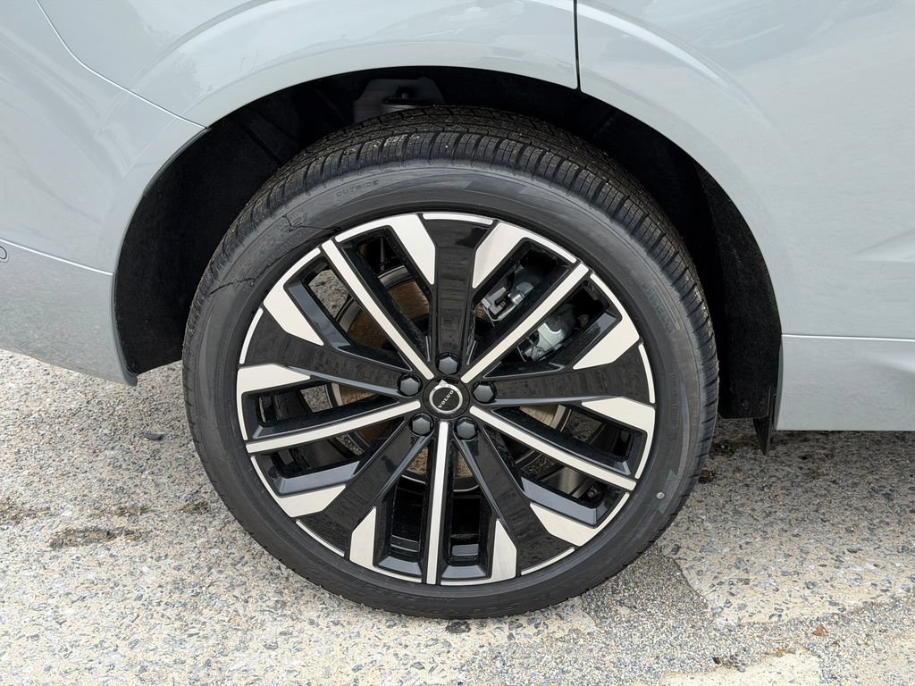 New 2026 Volvo XC60 T8 Ultra w/ Climate Package AWD/4WD image 6