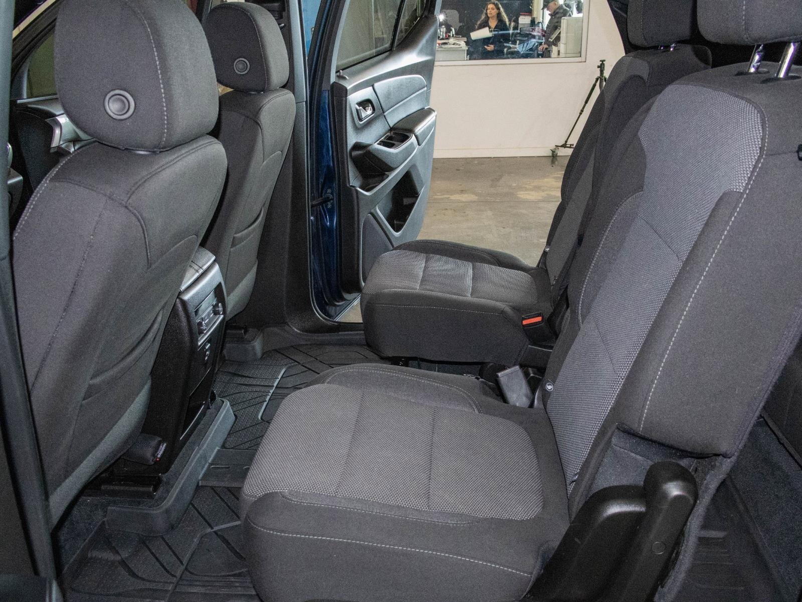 Used 2023 Chevrolet Traverse LT image 13