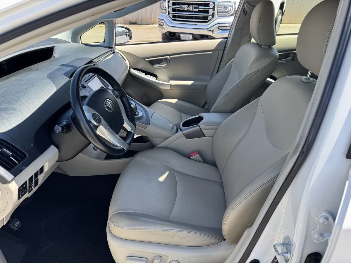 Used 2013 Toyota Prius Four FWD image 19