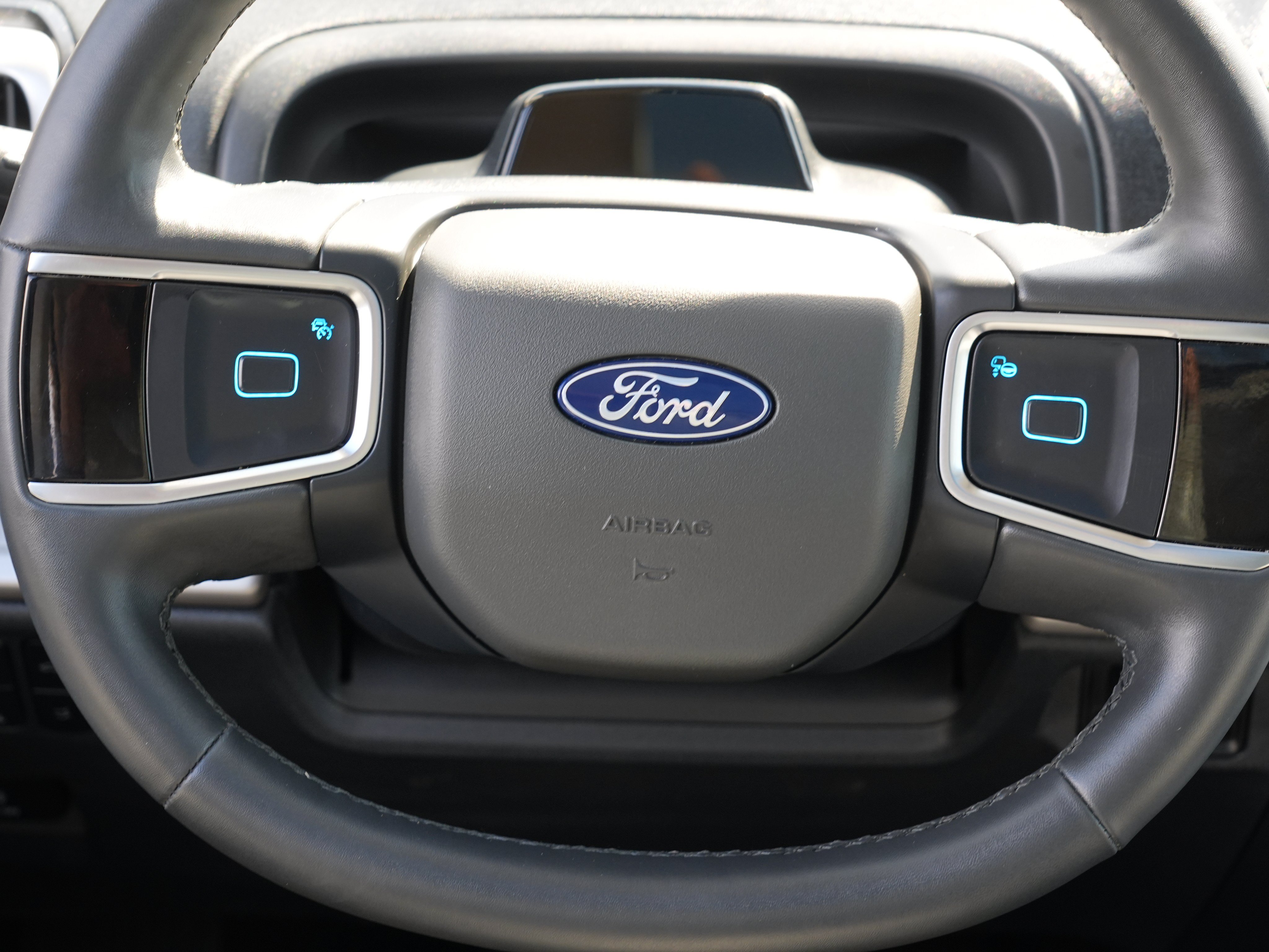 Used 2025 Ford Expedition Active AWD/4WD image 25