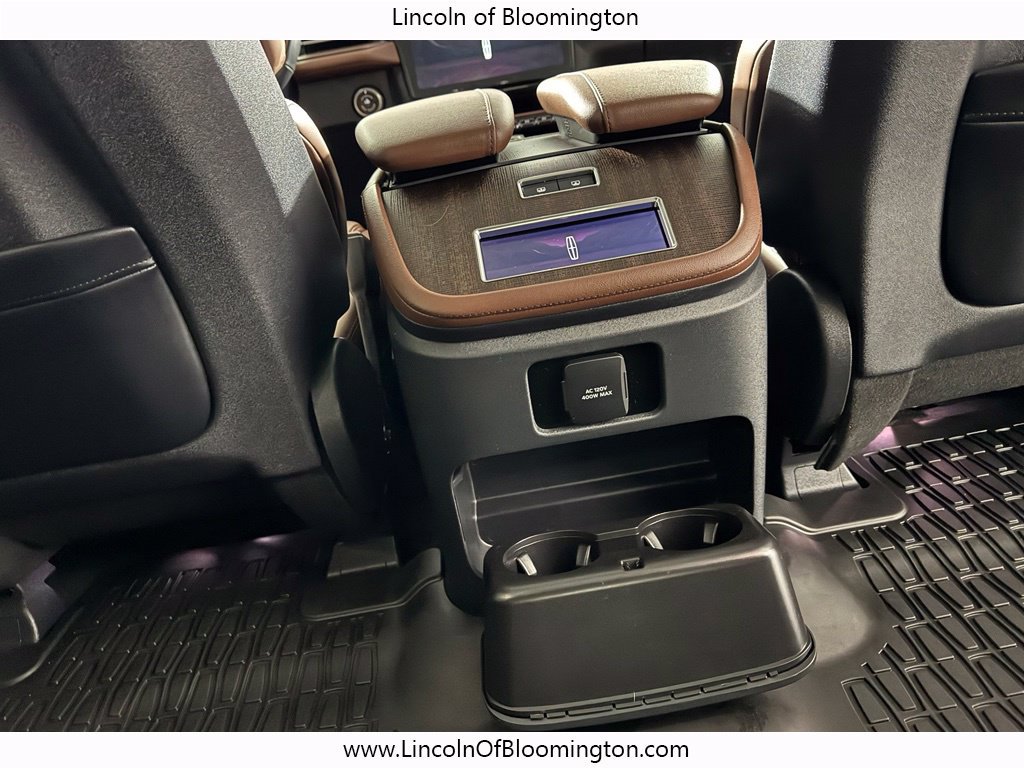 Used 2025 Lincoln Navigator L Reserve AWD/4WD image 11