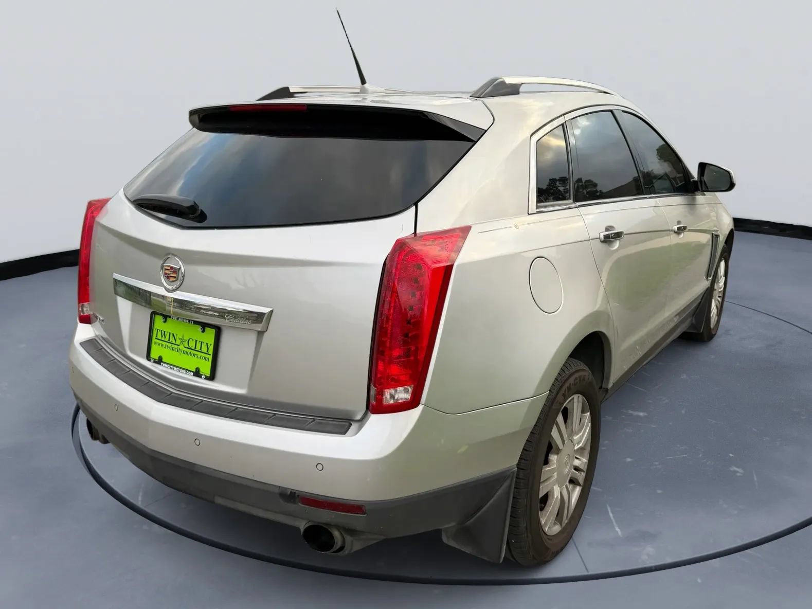 Used 2014 Cadillac SRX Luxury w/ Driver Awareness Package FWD image 4