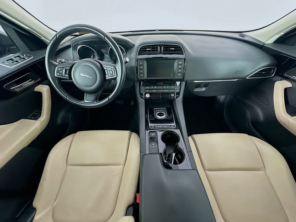 Used 2017 Jaguar F-PACE Premium AWD/4WD image 10