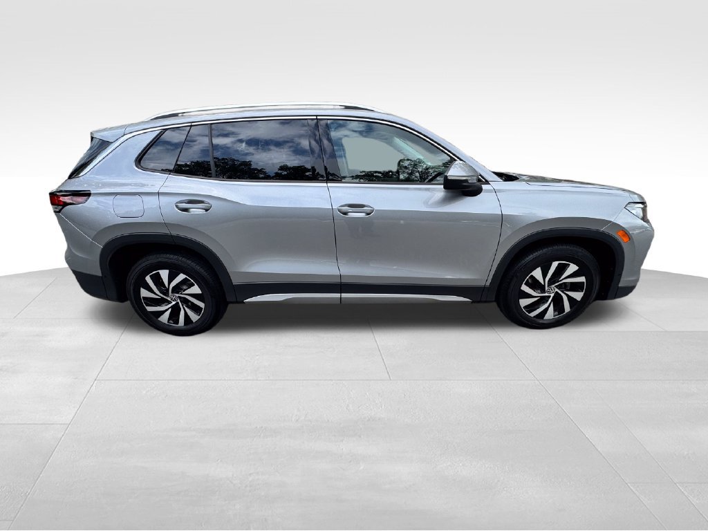 Used 2026 Volkswagen Tiguan S FWD image 8