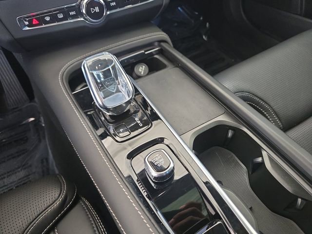 Used 2022 Volvo S90 B6 Inscription w/ Advanced Package image 11