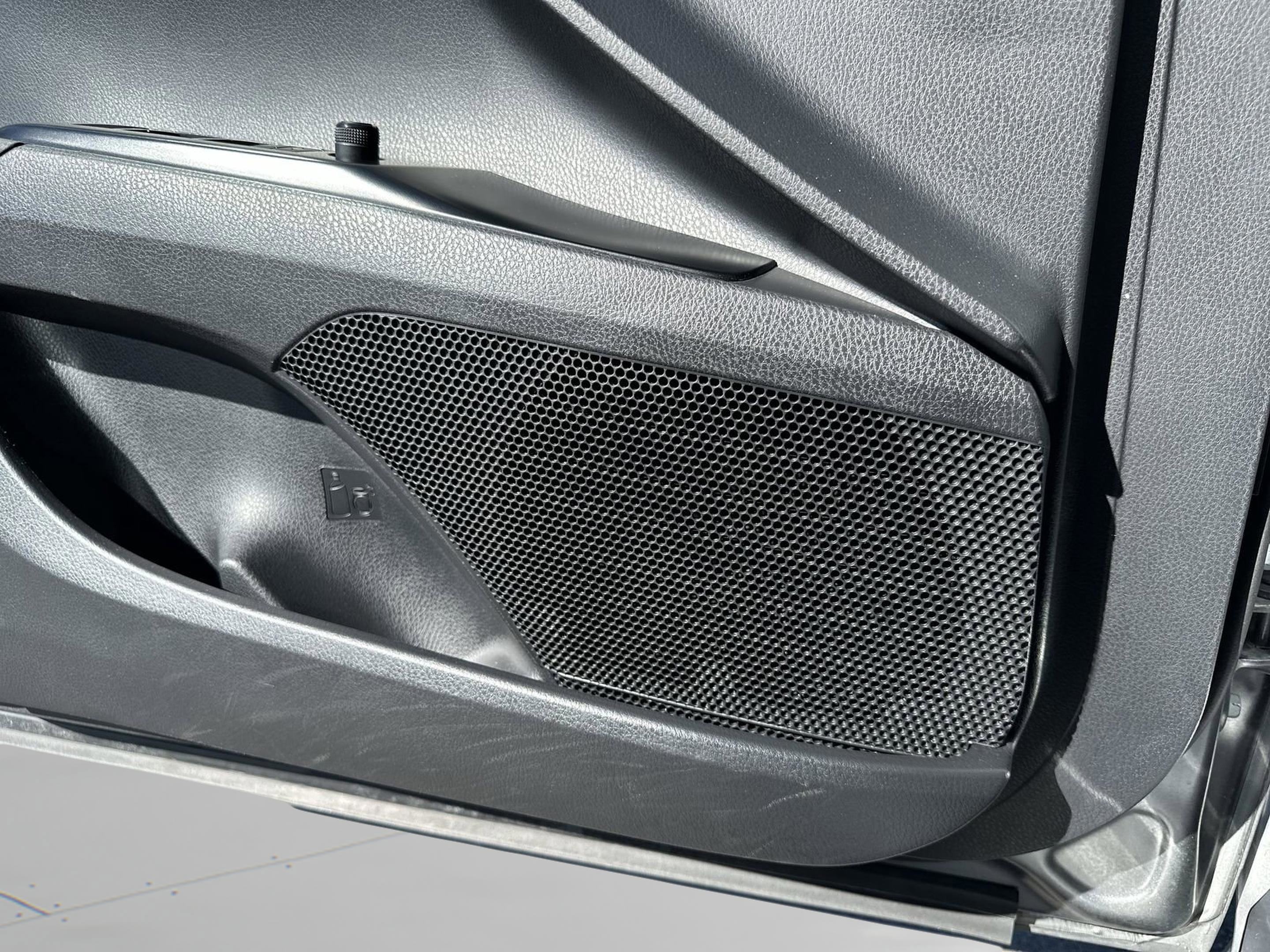 Used 2025 Toyota Camry SE image 27