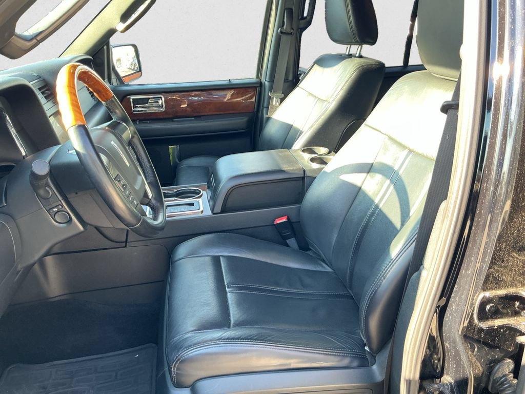 Used 2016 Lincoln Navigator Select AWD/4WD image 10