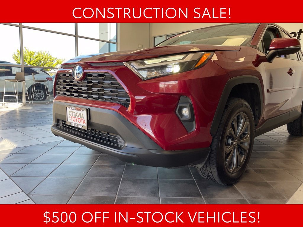 Used 2022 Toyota RAV4 XLE Premium AWD/4WD image 16