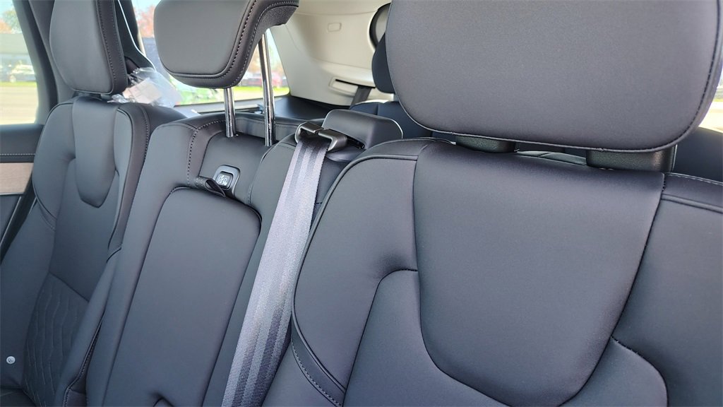 New 2026 Volvo XC90 B6 Plus image 28