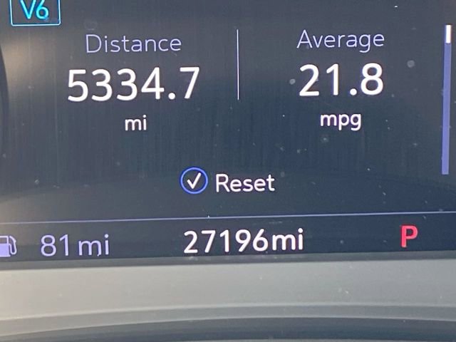 Used 2022 Cadillac XT6 Premium Luxury w/ Technology Package FWD image 12