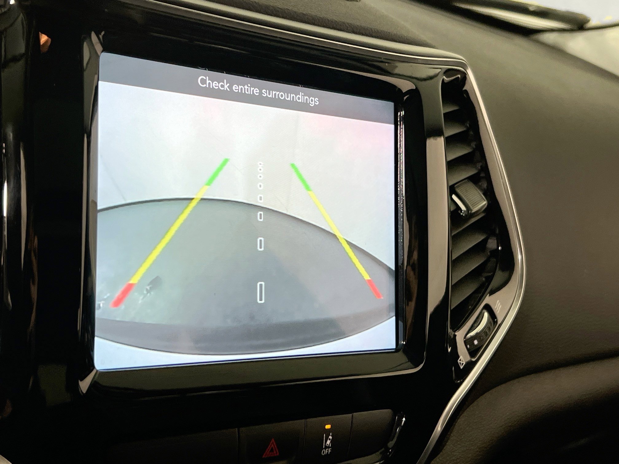 Used 2022 Jeep Cherokee Limited image 13