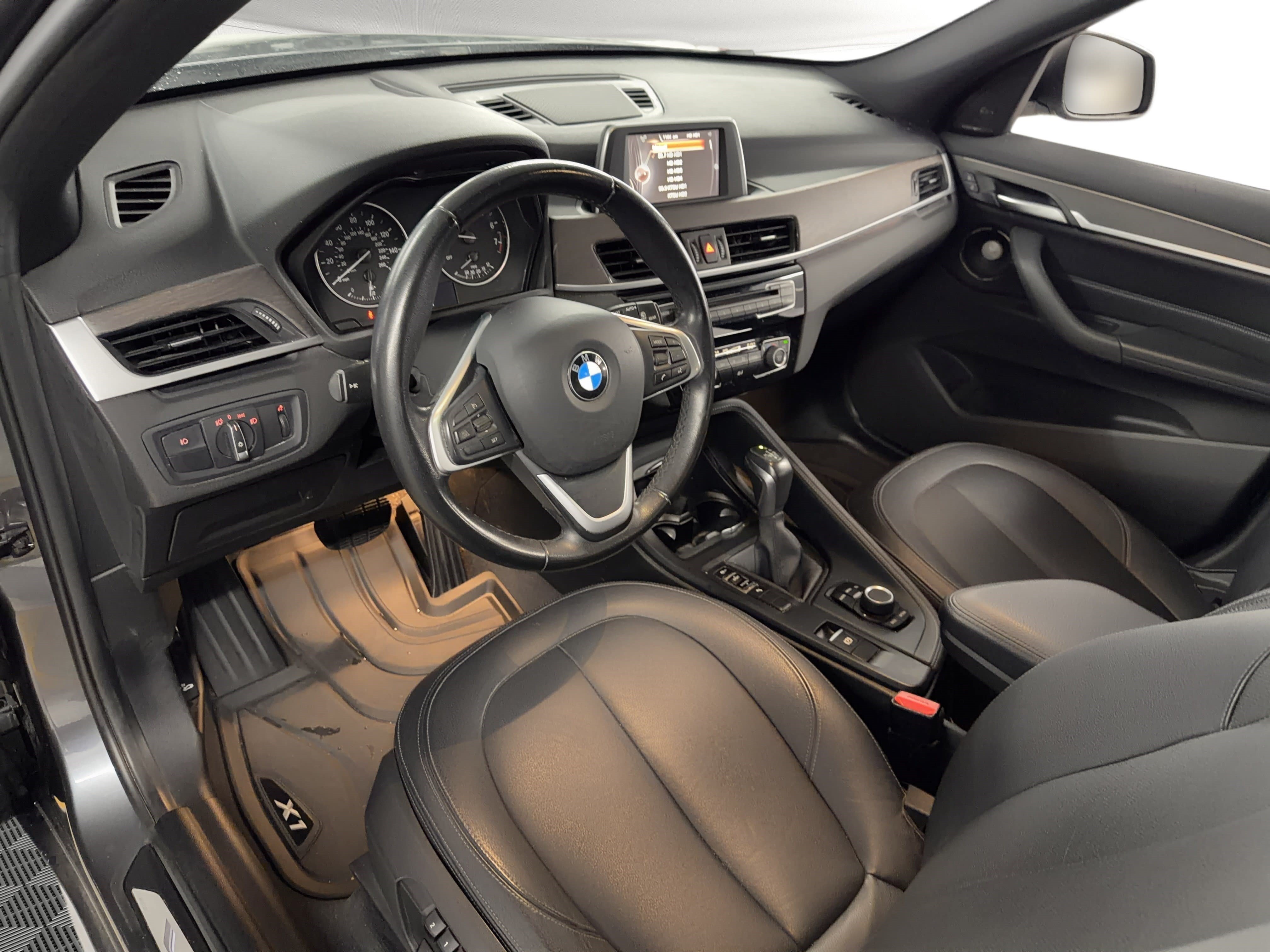 Used 2017 BMW X1 sDrive28i FWD image 4