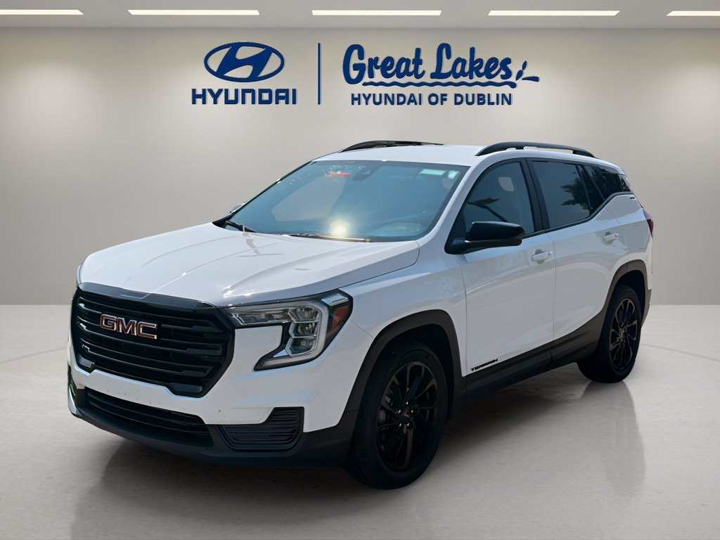 Used 2024 GMC Terrain SLE w/ Elevation Edition FWD image 1