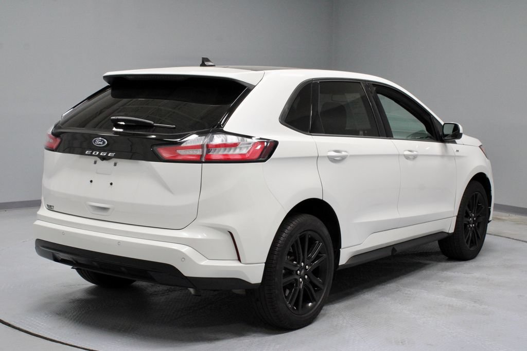 Certified 2024 Ford Edge ST-Line AWD/4WD image 12