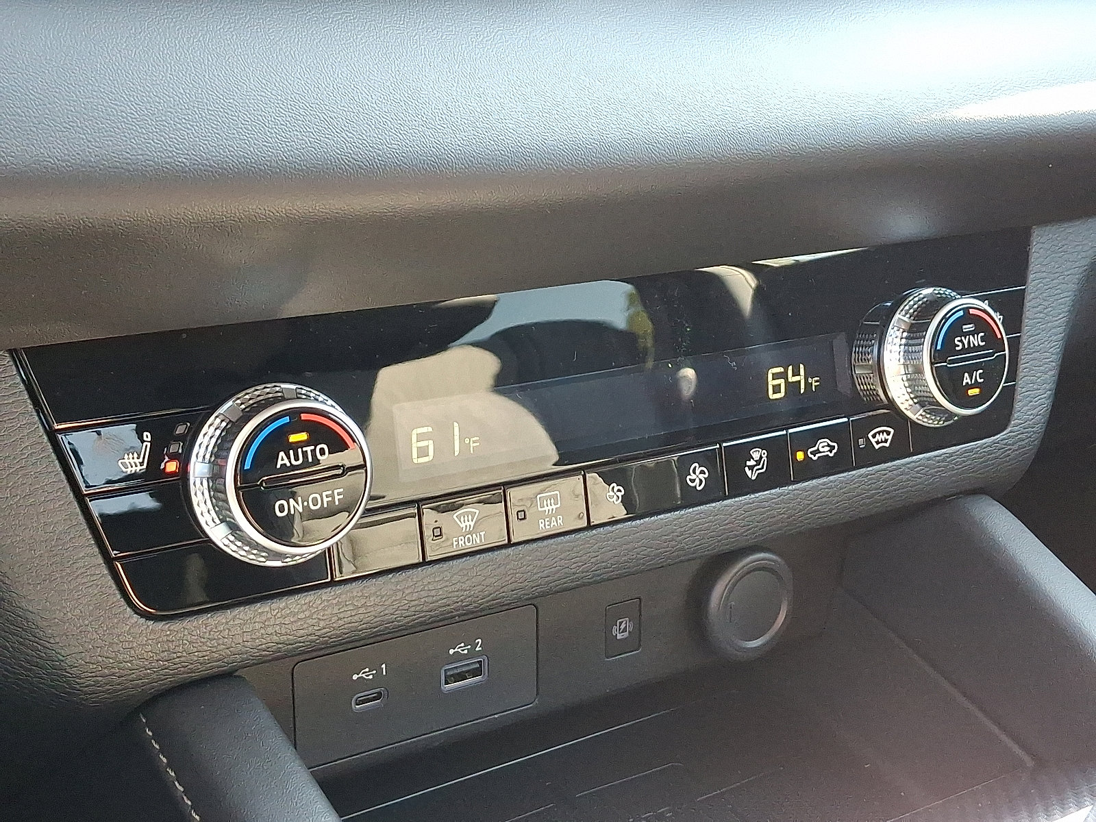 New 2025 Mitsubishi Outlander SE image 16