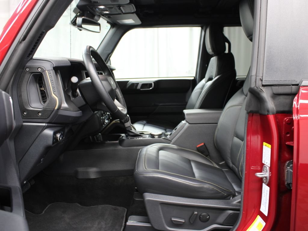 Used 2025 Ford Bronco Badlands AWD/4WD image 14