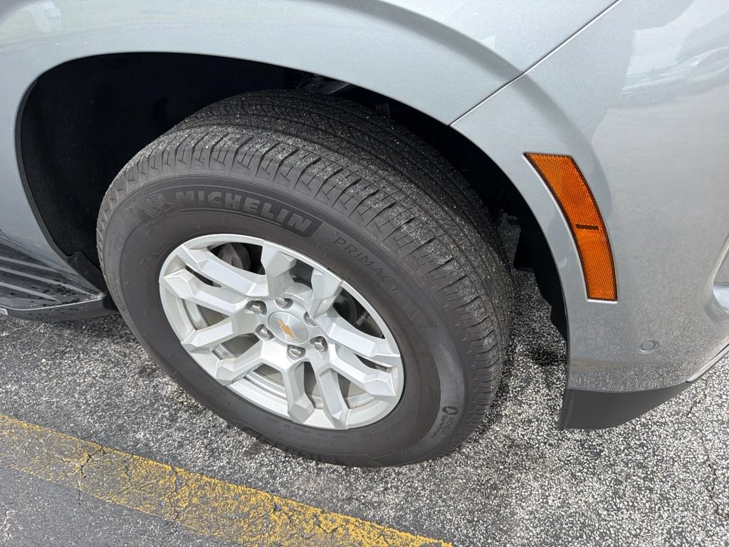 Used 2025 Chevrolet Tahoe LS RWD image 13