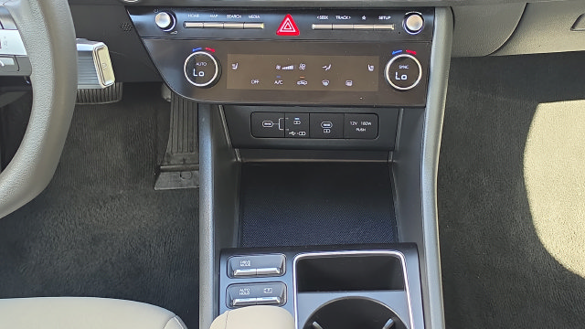 Used 2025 Hyundai Sonata SEL FWD image 8