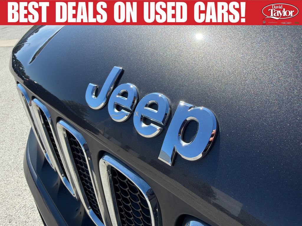 Used 2018 Jeep Renegade Latitude FWD image 40