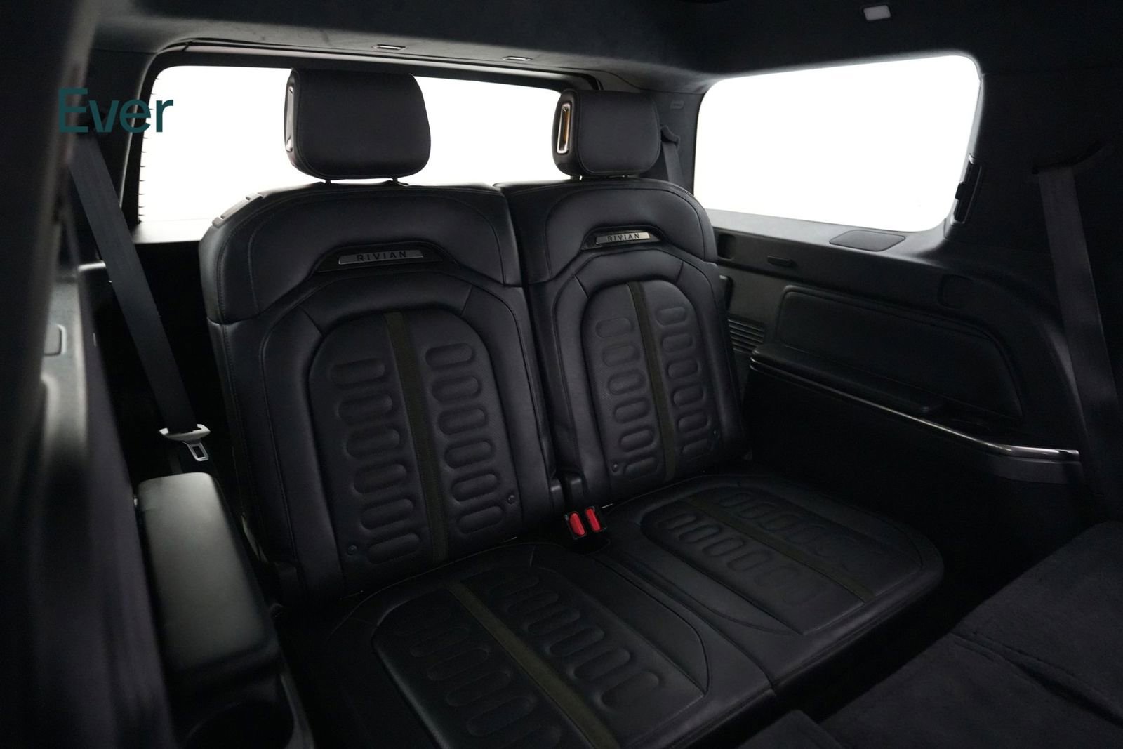 Used 2024 Rivian R1S Adventure image 26