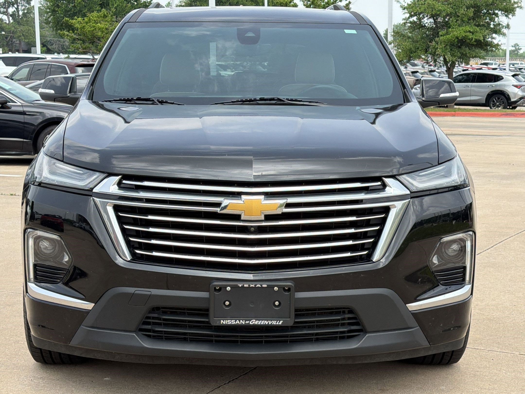 Used 2023 Chevrolet Traverse Premier FWD image 6