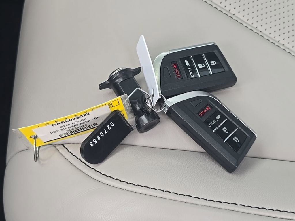 Certified 2025 Acura RDX SH-AWD w/ Technology Package image 39