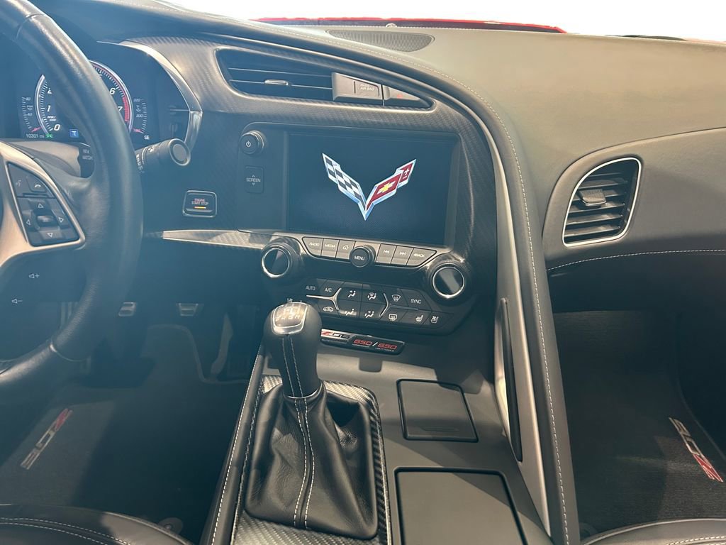 Used 2015 Chevrolet Corvette Z06 w/ 3LZ Preferred Equipment Group image 11