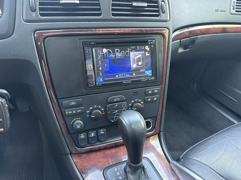 Used 2007 Volvo XC70 AWD/4WD image 31