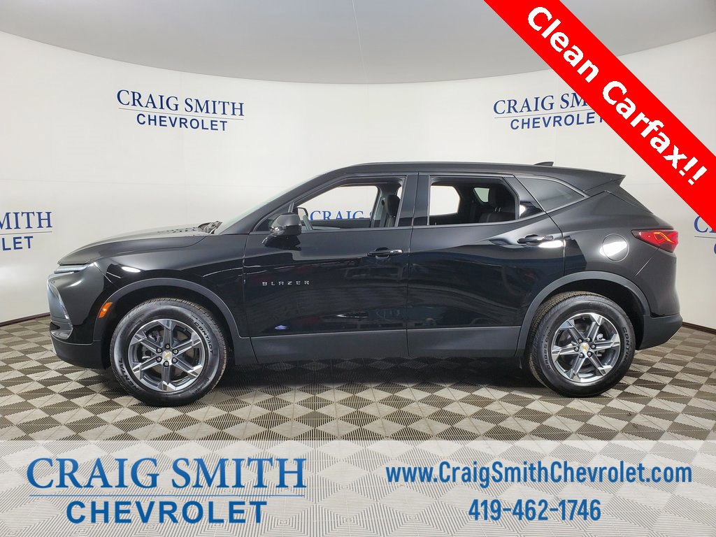 Used 2025 Chevrolet Blazer LT image 2