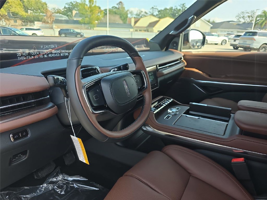New 2026 Lincoln Navigator Reserve AWD/4WD image 18