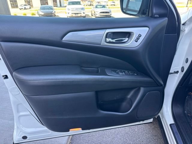 Used 2020 Nissan Pathfinder SL AWD/4WD image 8