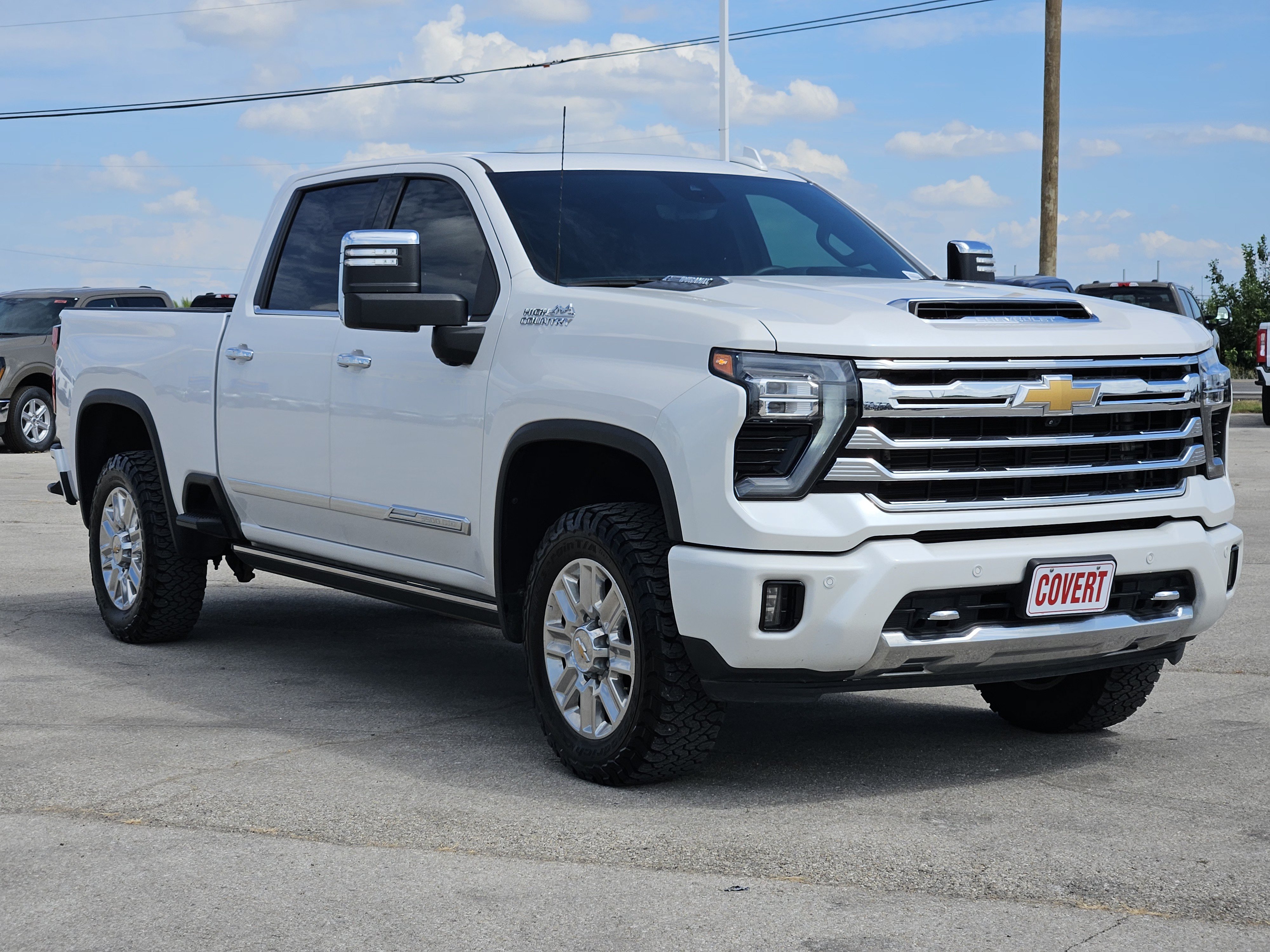 Used 2024 Chevrolet Silverado 3500 High Country w/ High Country Premium Package AWD/4WD image 3