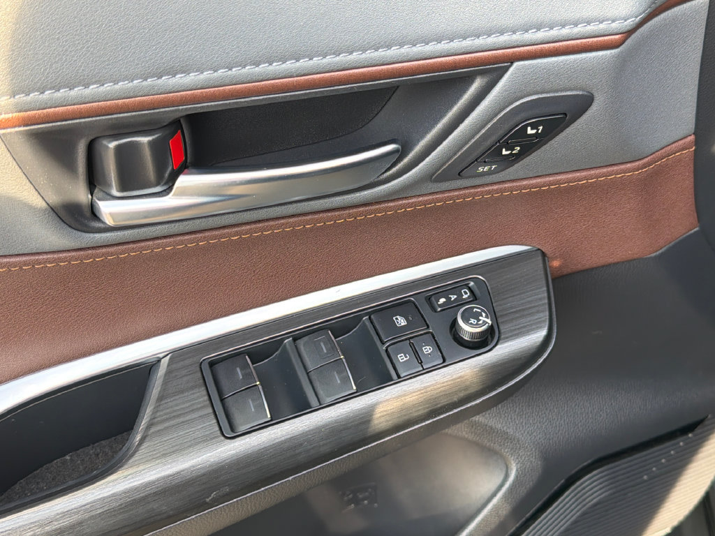 Used 2022 Toyota Venza XLE AWD/4WD image 19