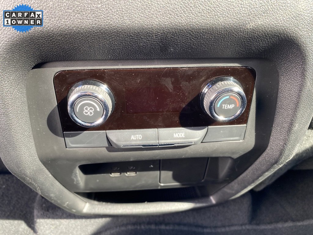 Used 2025 Chevrolet Traverse LT image 23