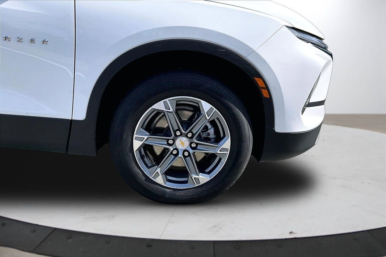 Used 2024 Chevrolet Blazer LT image 33