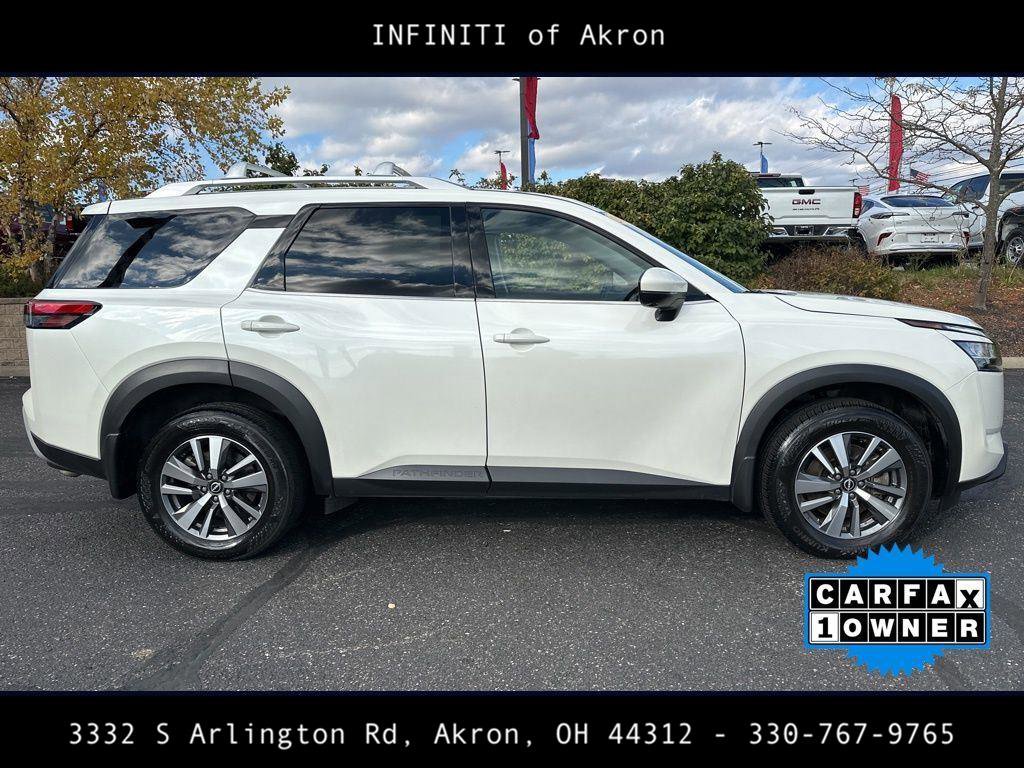 Used 2024 Nissan Pathfinder SL image 16