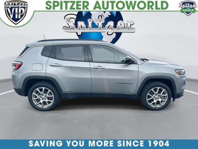 Used 2023 Jeep Compass Latitude AWD/4WD image 10