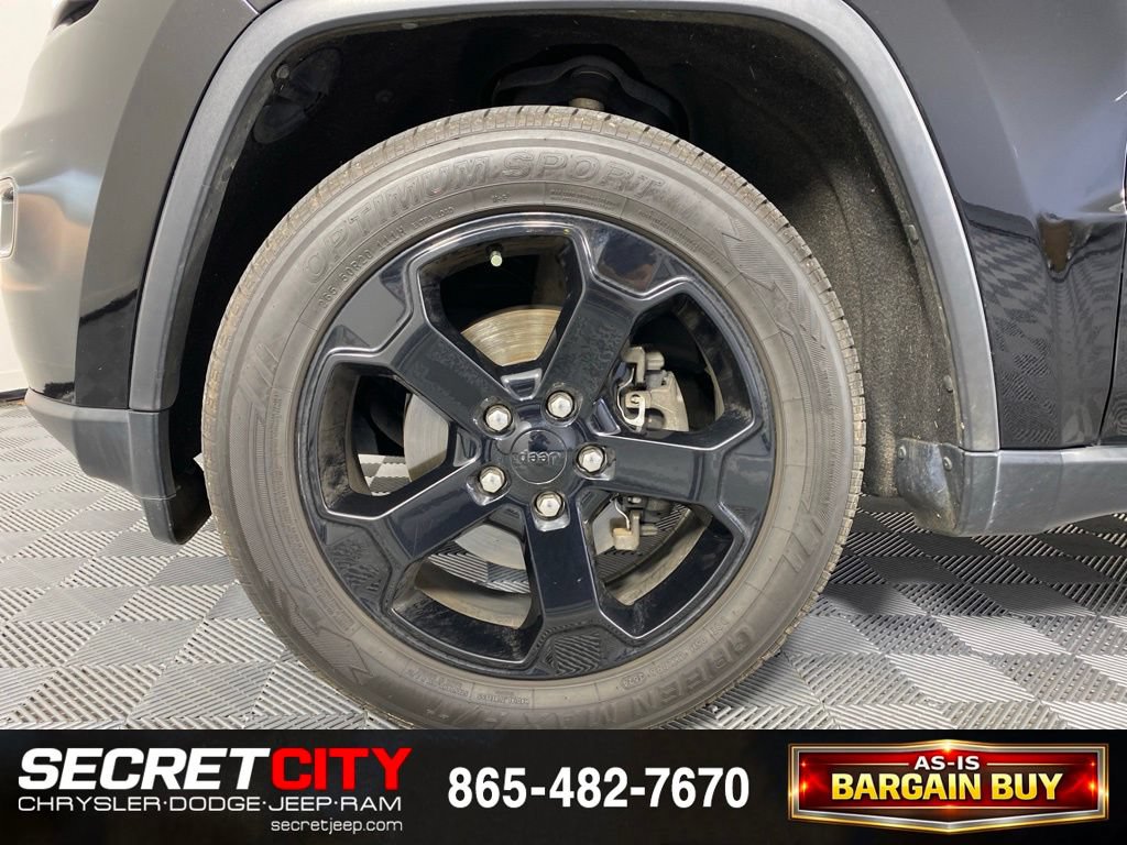 Used 2018 Jeep Grand Cherokee Laredo AWD/4WD image 9