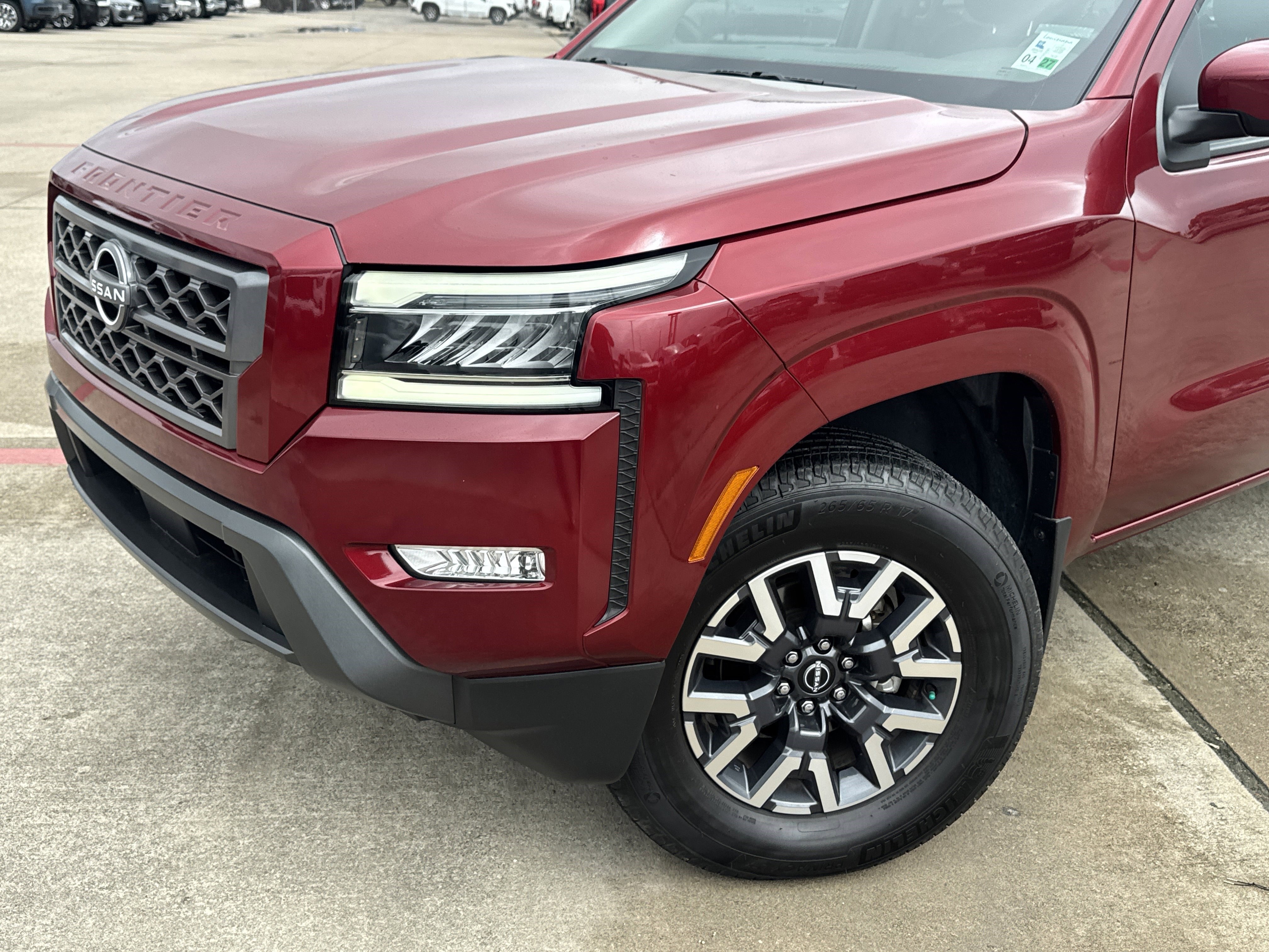 Used 2024 Nissan Frontier SL image 2