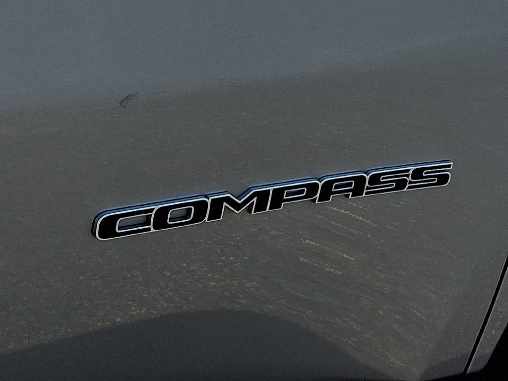 Used 2024 Jeep Compass Latitude AWD/4WD image 31