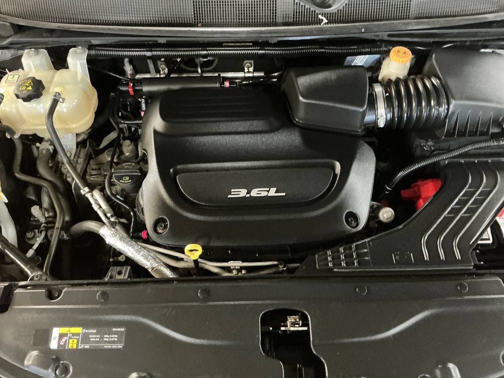 Used 2018 Chrysler Pacifica Touring Plus FWD image 10