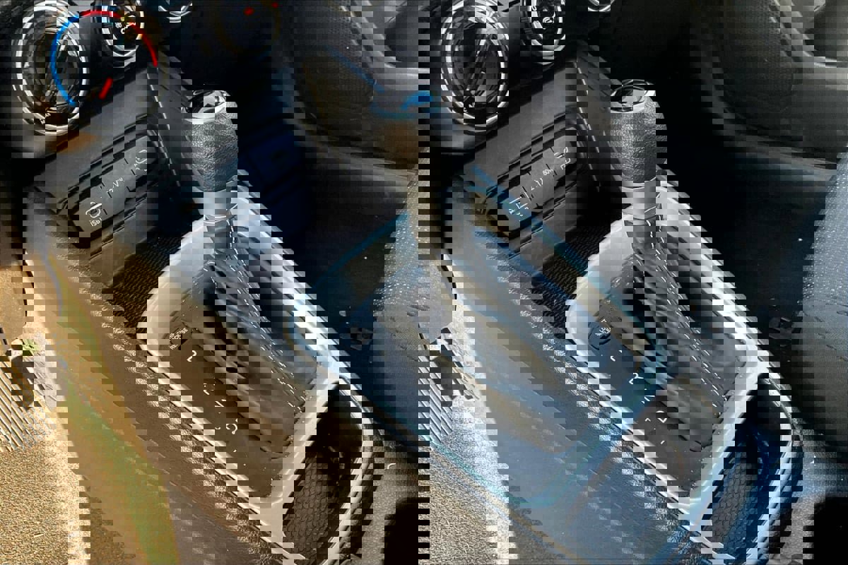 Used 2024 Hyundai Venue SE image 15