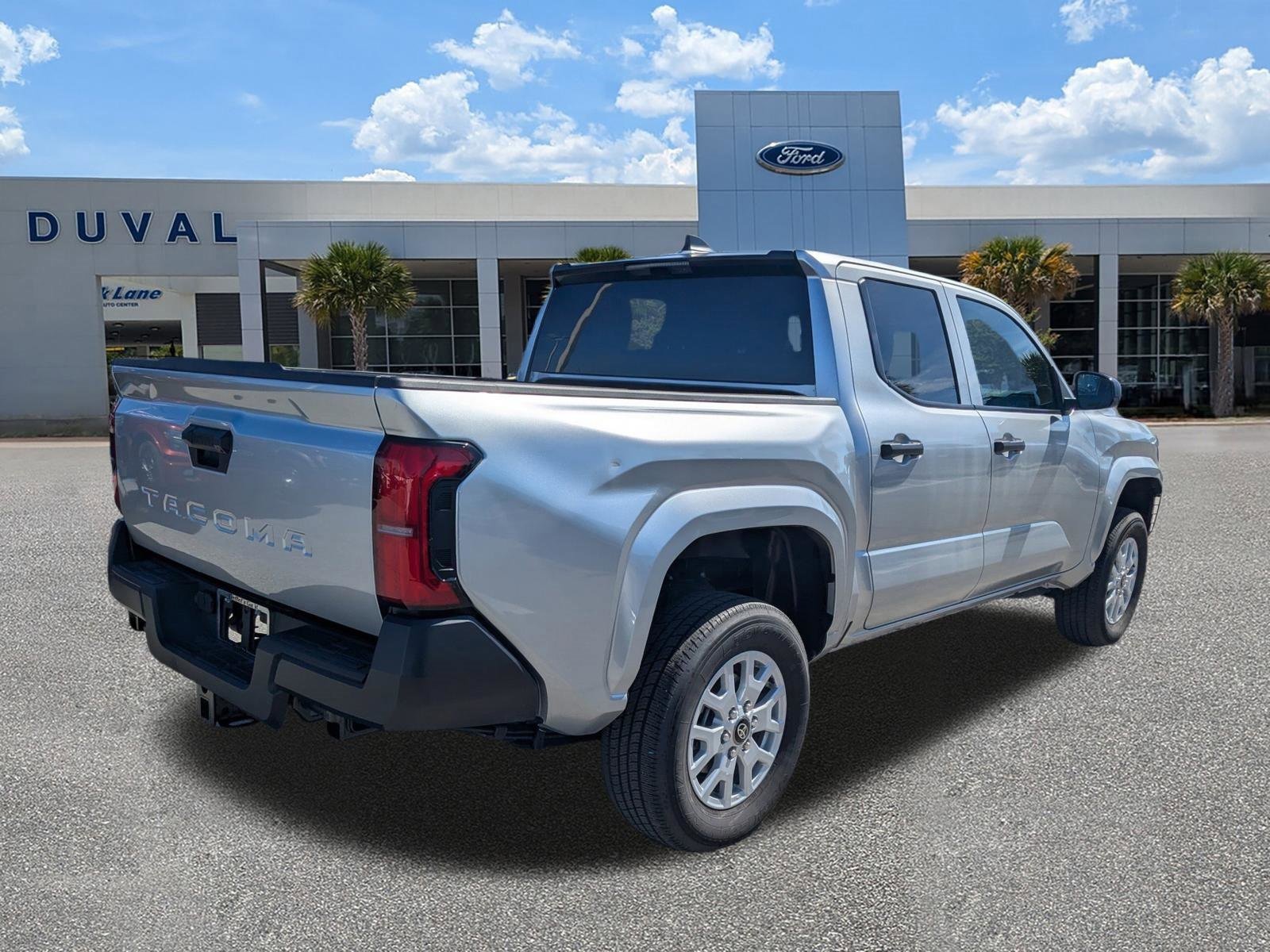 Used 2025 Toyota Tacoma SR image 4