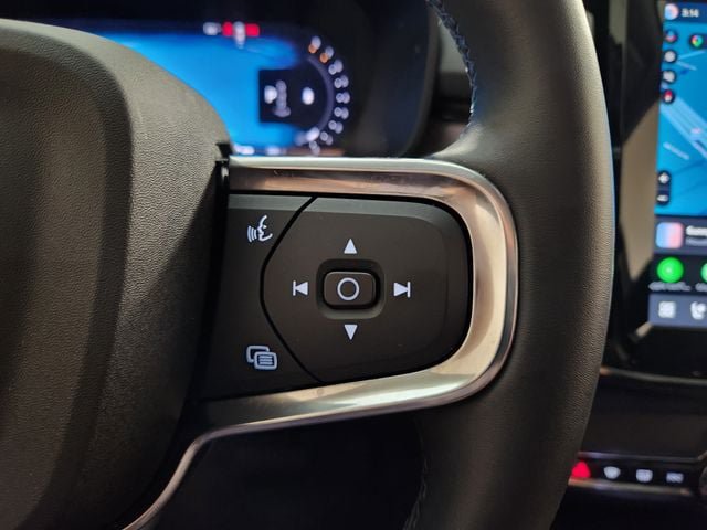 Certified 2026 Volvo XC40 B5 Plus AWD/4WD image 29