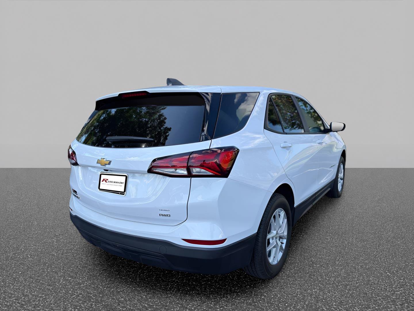 Certified 2023 Chevrolet Equinox LS w/ LS Convenience Package AWD/4WD image 3