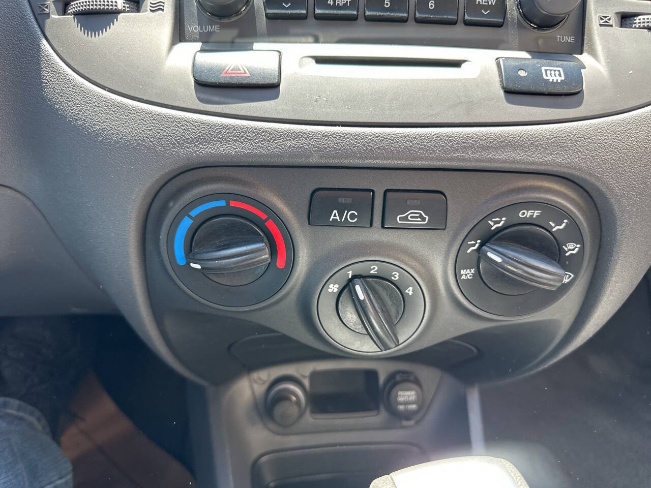 Used 2007 Kia Rio LX FWD image 19