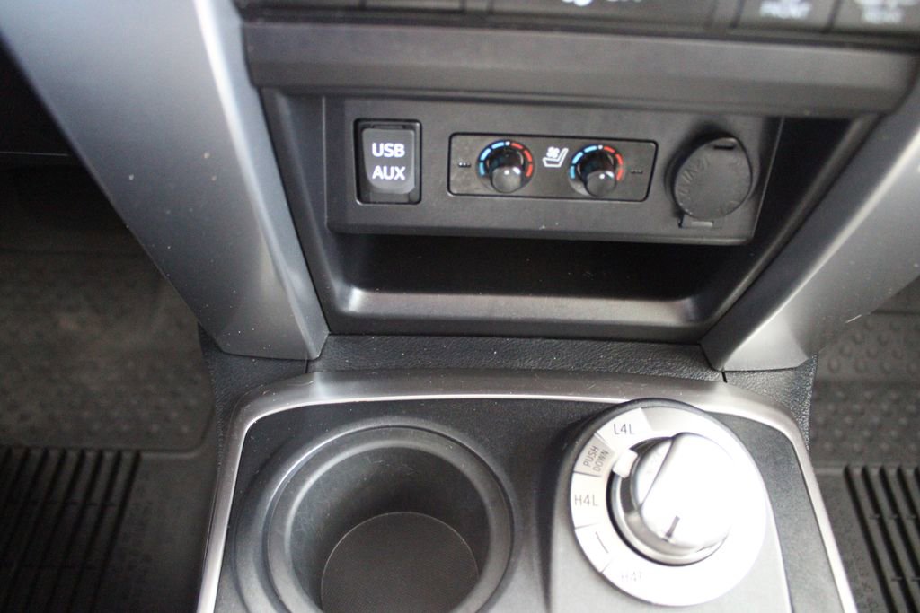 Used 2017 Toyota 4Runner Limited AWD/4WD image 41