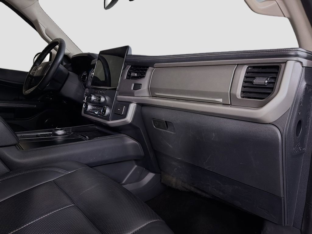 Used 2022 Ford Expedition XLT image 34