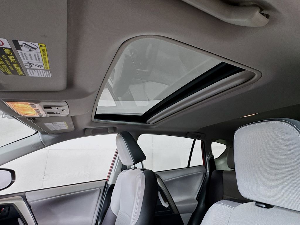 Used 2013 Toyota RAV4 XLE image 19